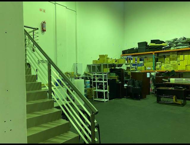 216M² WAREHOUSE TO LET IN BRIARDENE